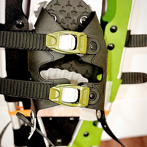 Yukon Charlie’s Sherpa 8x21 Snowshoes 100–150 lb Quick Click II HDPE NEW - Picture 5 of 7